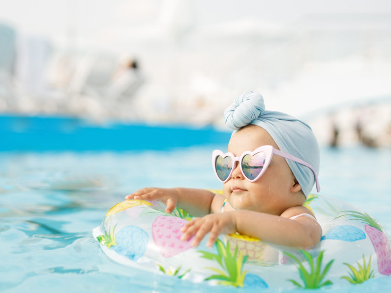 Dziecko w basenie, Cypr