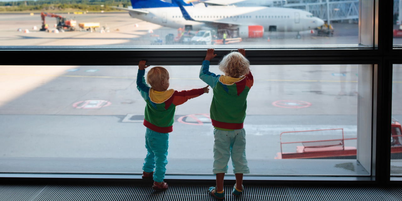 Dzieci na lotnisku